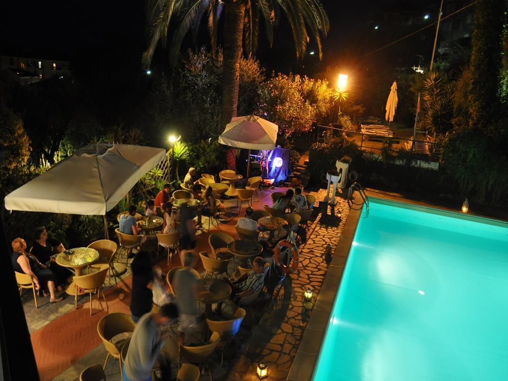 Hotel Bellavista San Bartolomeo Al Mare Exterior photo