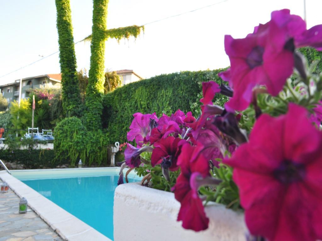 Hotel Bellavista San Bartolomeo Al Mare Exterior photo
