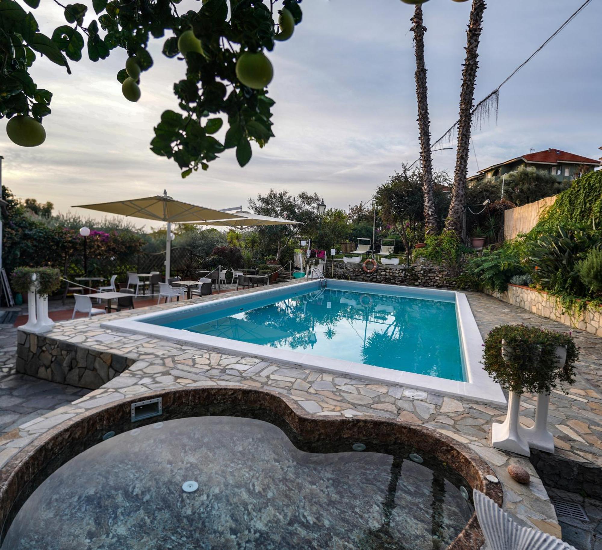 Hotel Bellavista San Bartolomeo Al Mare Exterior photo